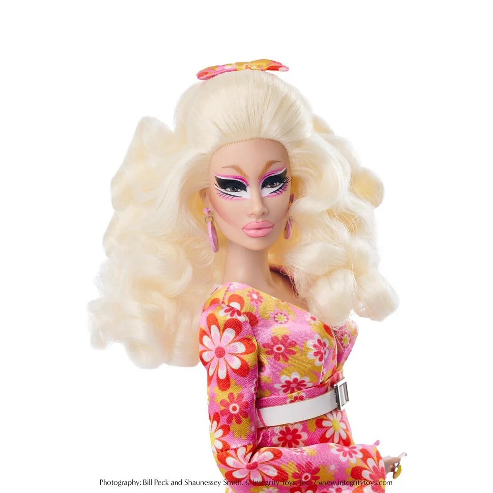 Integrity_Toys_Trixie_Mattel_doll_closeup